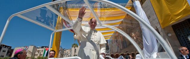 „Paavstimobiil“ hakkab Gaza lastele liikurkliinikuks