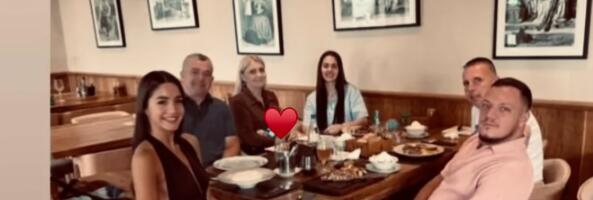 (FOTO) GASTOZ UPOZNAO ANĐELINE RODITELJE: Bivši zadrugari uživaju u Crnoj Gori, cela porodica dočekala zeta