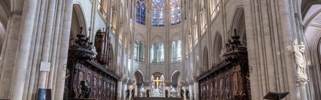 GRAAFIK | Pariisi Jumalaema kirik avab uksed traditsioonilisel kujul, kuid säravama ja värvilisemana