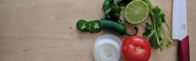 RETSEPTID | 9 maitsvat taimset kastet toiduvalmistamiseks, salatitesse ja dippimiseks