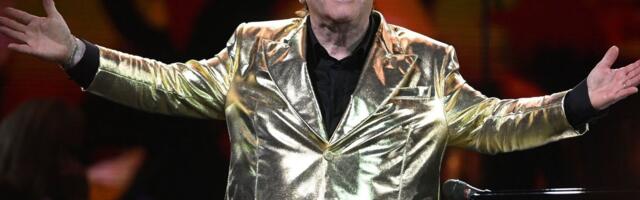 KLÕPS | Haruldane vaatepilt! Elton John näitas esimest korda sotsiaalmeedias oma poegade nägusid