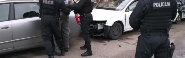 Reporter: Leedus võeti kinni Eestis tegutsenud autovaraste jõugu juht