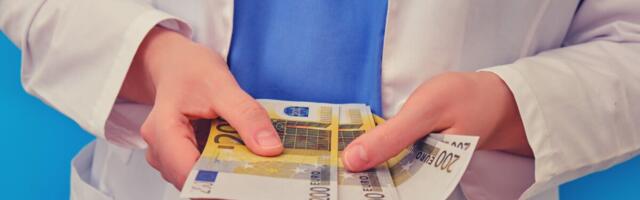 Viimase kursuse arstitudengitele praktika eest riik ei maksa, osad haiglad leiavad võimaluse