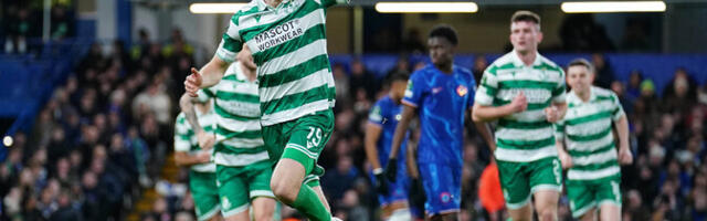 Футболист сборной Эстонии Маркус Поом забил гол за "Шэмрок Роверс" в матче с "Челси"