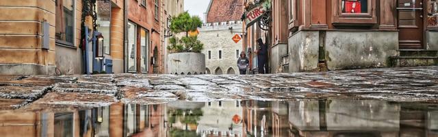 Fotokonkursi “Aastaring Tallinnas 2021” võitis “Peegeldus”