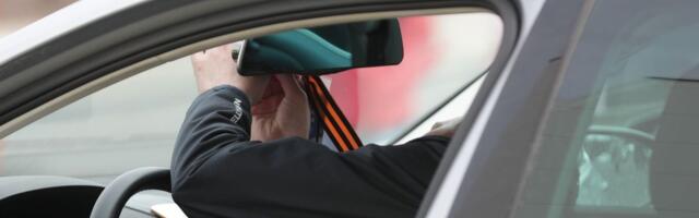Narva saabuvad Soome numbrite ja Georgi lintidega autod