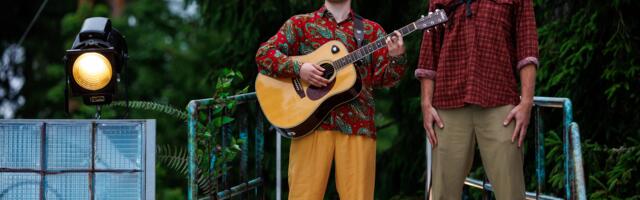 Vihm Palmse mändide all