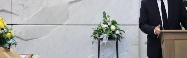 OTSEFOTOD JA VIDEO | Ooperilaulja Taimo Toomast saadetakse viimsele teekonnale