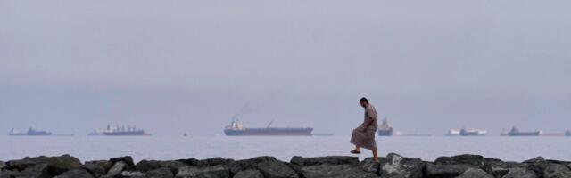 Kaks supertankerit üritasid läbida Hormuzi väina, kuid loobusid viimasel hetkel