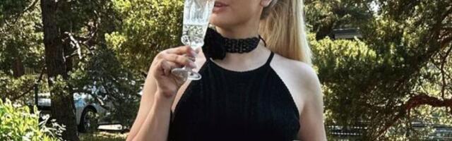 MILLINE NAINE: napis pesus Brigitte Susanne Hunt demonstreeris oma kurvikat figuuri