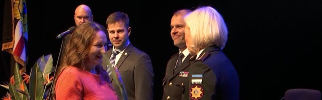 Reporter: Mae Juske tegutsemine päästis Hellenurme paisjärve vees nägupidi lebanud mehe elu