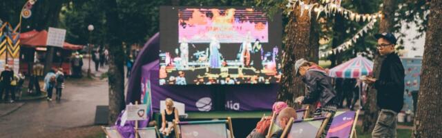 Viljandi pärimusmuusika festival kogub peoala kujundamiseks plastikust joogikõrsi