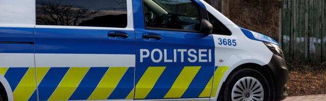 Päev liikluses_ juht sõitis vastu garaaži seina