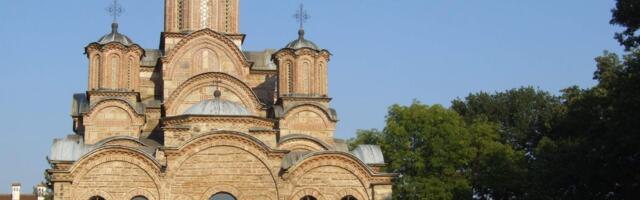 Suze i ponos u Gračanici: Održana veličanstvena liturgija povodom Vidovdana