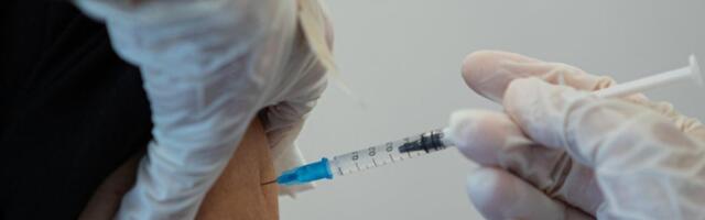 Lugejad küsivad, ravimiamet selgitab: kas koroonavaktsiini süstla kolvi tagasitõmbamine aitaks vähendada müokardiidi juhtumeid