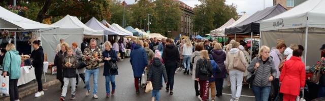 VIDEO JA PILDIGALERII ⟩ Mihklilaat tõi Jõhvi kesklinna kokku rekordarvu kauplejaid