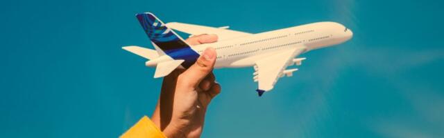 Zašto avion ne stigne brže ako leti „nasuprot smeru rotacije Zemlje“?