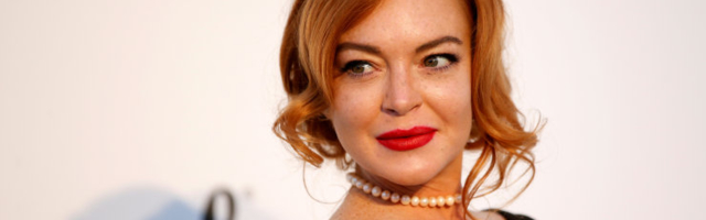 KLÕPS | Lindsay Lohan näitas fännidele oma suurepärast rannavormi