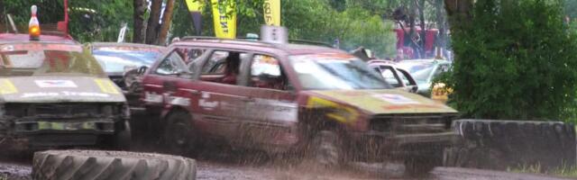 Ida-Eestis lõhuti autosid! Romuralli on kõige säästlikum viis rallit sõita