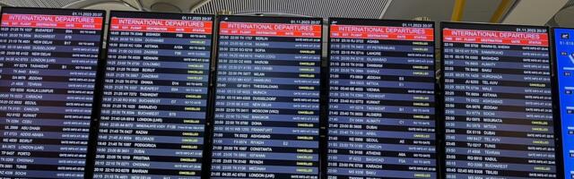 Istanbuli lennujaamas tühistati selgitusteta pea kõik lennud. Eestlane: „5000 inimest ootas, pagas on teadmata kadunud“