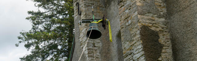 Galerii: Kirbla kirik sai Saksamaalt uued kellad