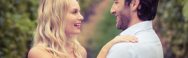 POJAVILA SE I KORONASUTRA: Osvanule poze u kojima su partneri na BEZBEDNOJ DISTANCI - ovo je hit (FOTO)