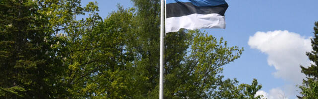 TÄHISTAME SINIMUSTVALGE LIPU SÜNNIPÄEVA!