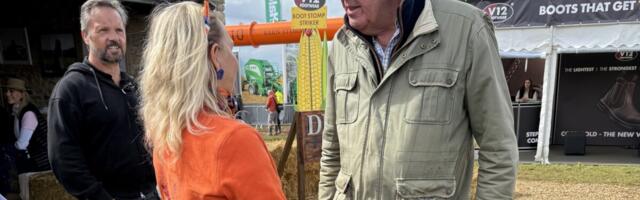 Dipperfoxi juht kohtus taas Jeremy Clarksoniga ja osales staari farmis toimunud messil. Juht: „Oli näha, et meid teatakse“
