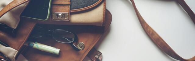 Tööinspektsioon selgitab: kas tööandjal on asja klienditeenindaja taskusse või käekotti?