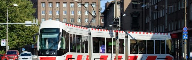 Naine ahastab: sõitsin üle kahe kuu trammiga ja inimesed üldse ei mõtle. Minu kõrvale pressis end üks mees, ehkki tramm oli pooltühi