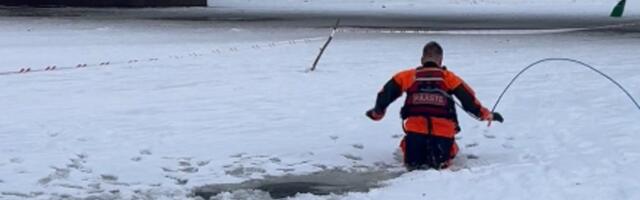 VIDEO | Üks vale samm ja vajudki läbi! Emajõe jääle ei tohi enam minna