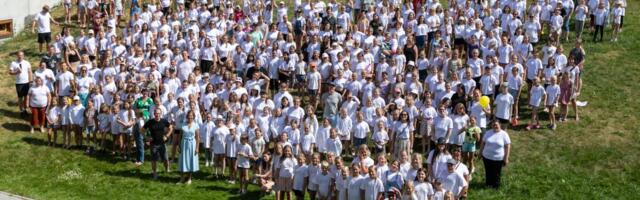 Puust ja punaseks: millal tohib kooliüritustel õpilasi pildistada ja kes võib neid fotosid sotsiaalmeedias jagada?