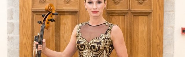 KLÕPS | Seksika tätoveeringu teinud Silvia Ilves poseeris paljalt: luban fantaasial lennata