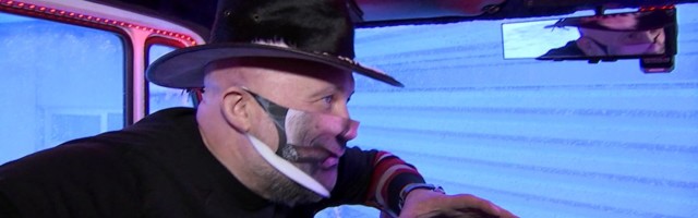 Reporter: Jõulubussi juht Leino Einer tegutseb bändis «Kalevimehed»