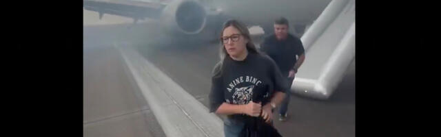 VIDEO: USA-s läks lennuk lennujaamas põlema, reisijad põgenesid paanikas