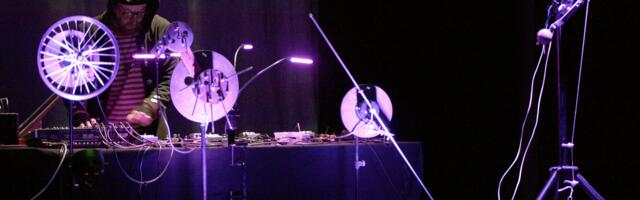 Kompromissitu ja heas mõttes veider