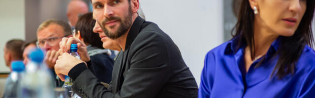 Opositsioon süüdistas linnavõimu avatud juhtimise puudumises