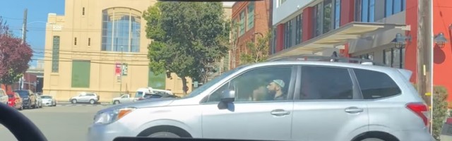 Video: Tesla “täieliku isesõitmise” beetaversioon on üpris ohtlik