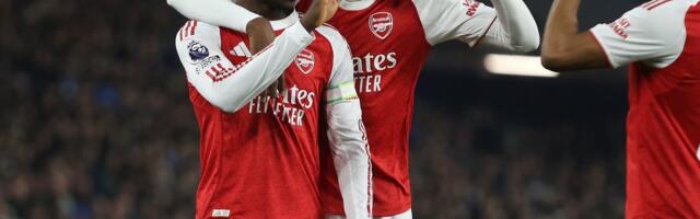 Premier League_ City kaotas punkte, Arsenal kasvatas tiitliheitluses edu. Unitedi uhke seeria lõppes