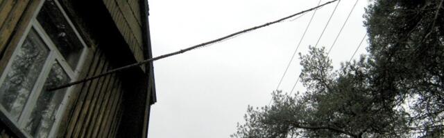 FOTOD | Konksudega juhe üle liini ja õng aknast välja: kõige veidramad viisid, kuidas on Eestis elektrit varastatud