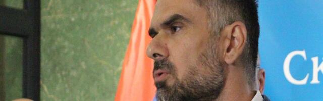 Gradonačelnik Novog Sada na odmoru na Tasosu: "Vraćam se da budem uz saborce"