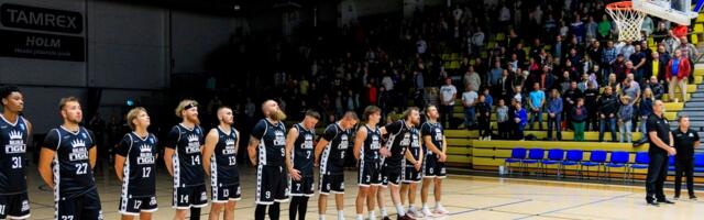 FOTOD | Varalahkunud Lokutšievski särk tõmmati Rakvere saali lae alla. „Las ta pilve peal vaatab ja naudib“