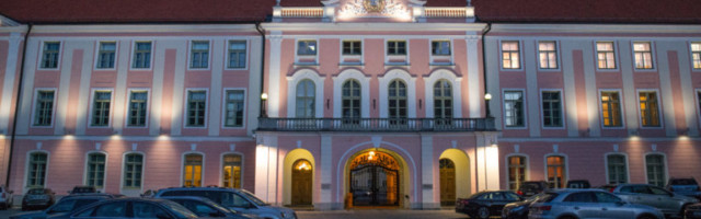 Keskerakonna juhatus: presidendikandidaadi otsingud jätkuvad