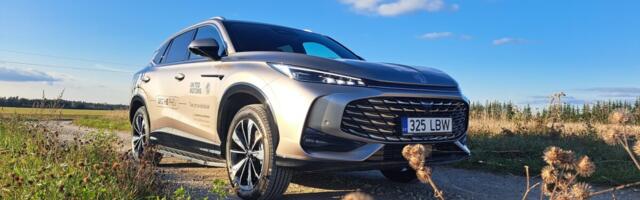 Auto|Piloot. MG HS – Volkswagen Tiguan à la Hiina