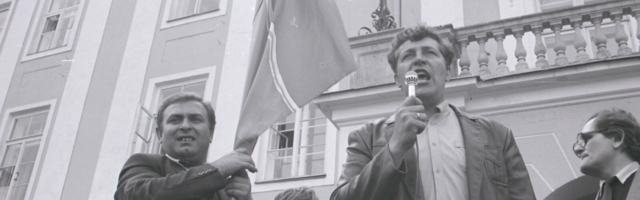 „Internatsid ründavad lossi, Savisaar palub abi,” ütles vagunisaatja. Mõtlesin, et hüppan rongist maha