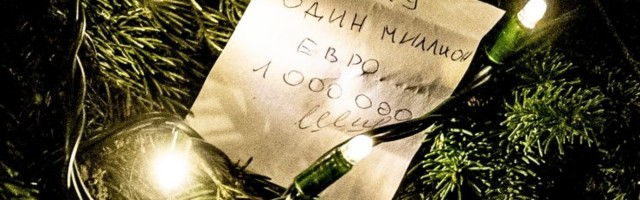 FOTOD | Raekoja platsi jõulukuusel ripuvad rahva salasoovid. Koroona mingu, miljon eurot tulgu!