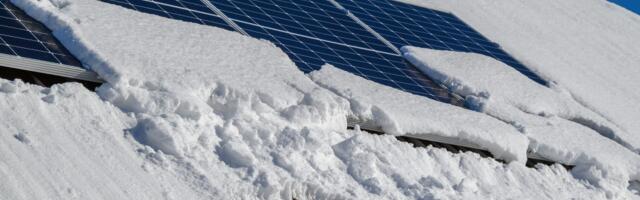 Lumine, ent heitlik talv: kas ja kuidas päikesepaneele puhastada?