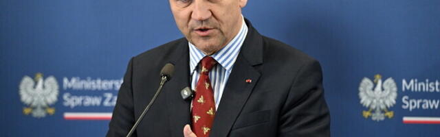 Sikorski: Venemaal puuduvad ressursid Poola ründamiseks