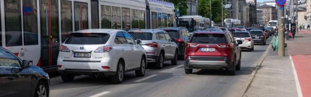 Tallinnas on autod vallutanud bussirajad. Võimalik, et tulevikus tõrjutakse neid spetsiaalsete teepostidega