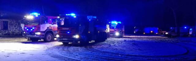 Päästjad said väljakutse Võrumaalt, kus põles renoveeritav tööstushoone